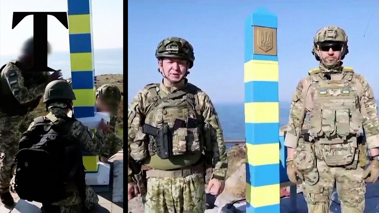 Snake Island: Ukrainian border guards taunt Russia with new sign - YouTube