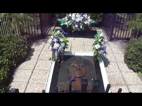 Abraham quintanilla regrets having opened selena's coffin at the funer...