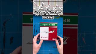 Let’s unbox a 1:400 Tupolev model airplane!