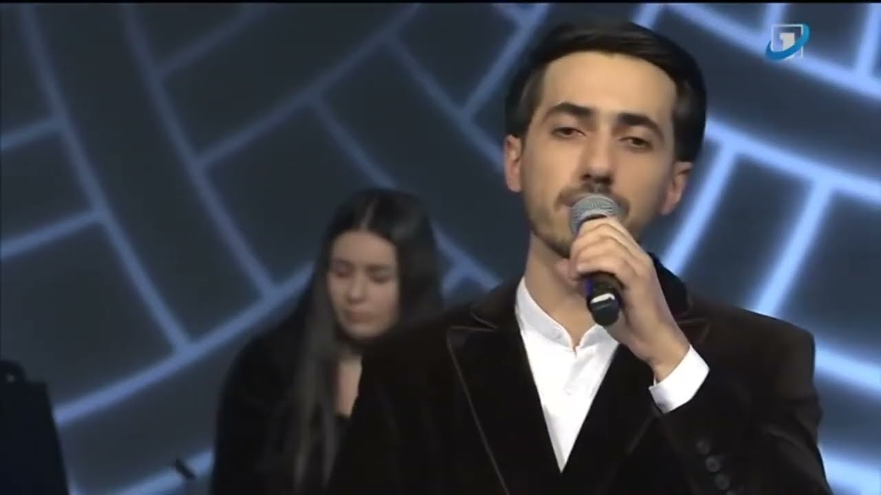 Ա՜Յ ՍԻՐՈՒՆՆԵՐ, ՍԻՐՈՒՆՆԵՐ–Հենրիկ Գրիգորյան(Աշուղ Աշոտ)։ Առաջին կատարում։ Մշակումը և գործիքավորումը՝։