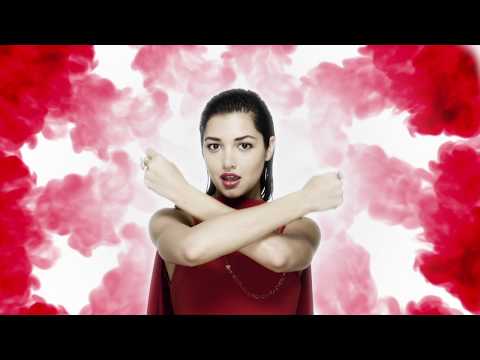        مجوهرات لازوردي ستنال إعجابها بالتأكيد