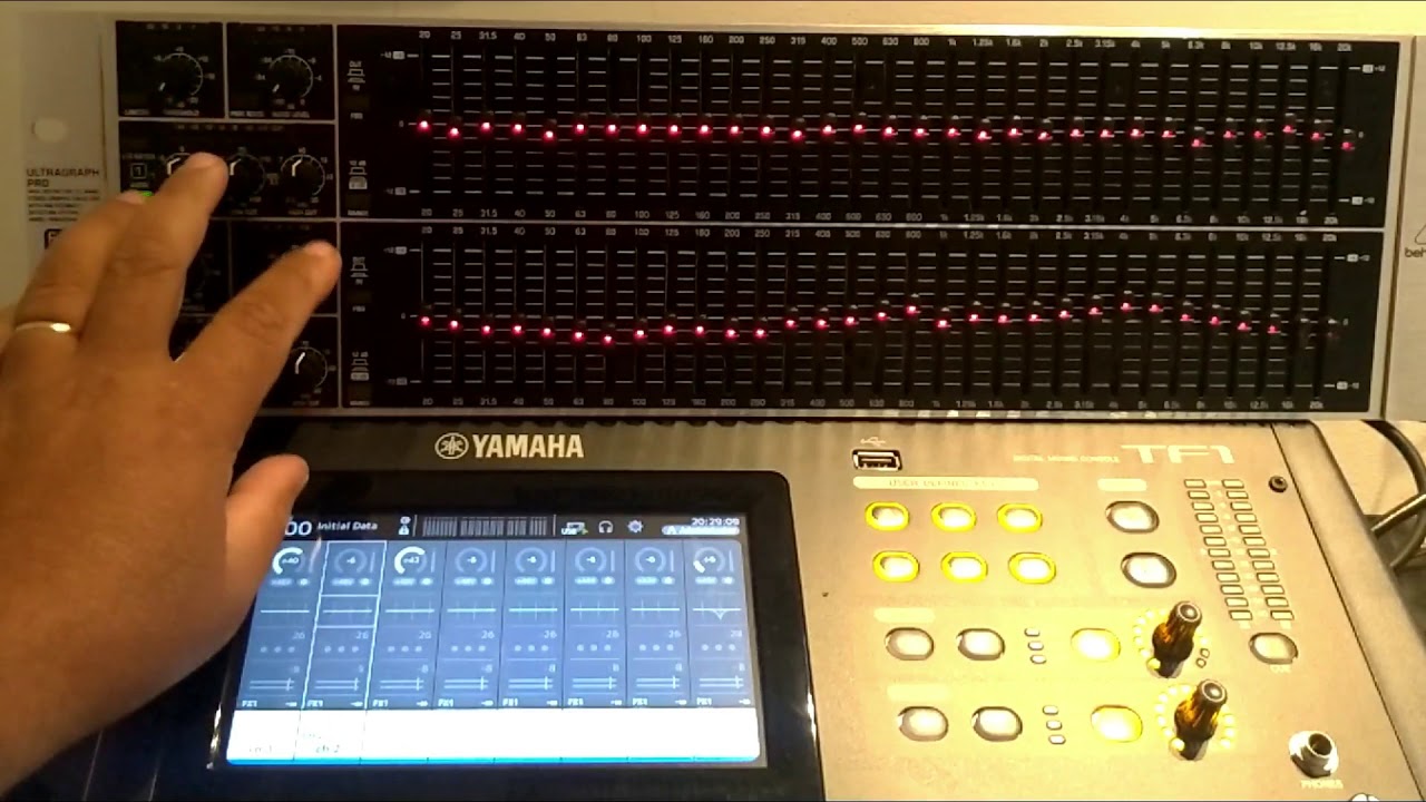 Behringer Ultragraph Pro #2 - YouTube
