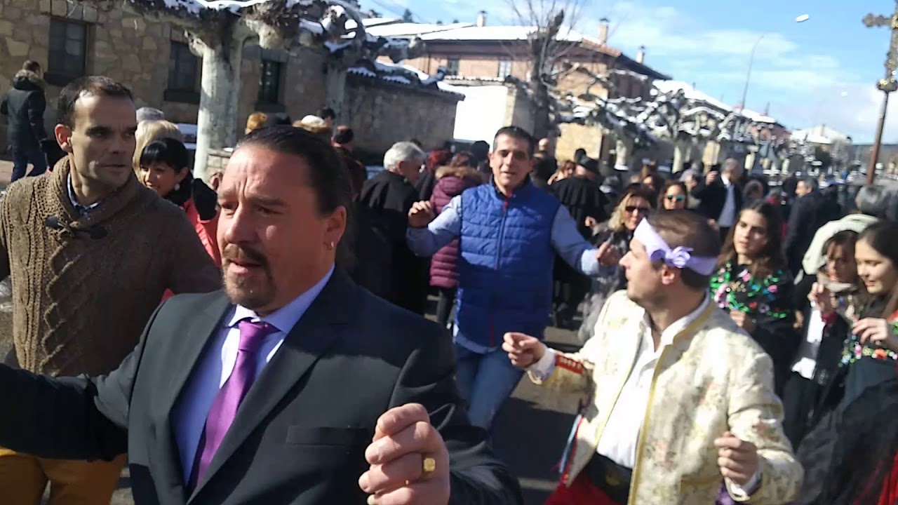 Paloteo de San Leonardo (Soria). Día de San Blas. Procesión hasta la ermita