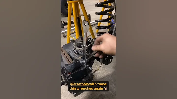 🔧Wrench that is designed to fit in tight spaces 👌🎥@stretch_lj #shorts