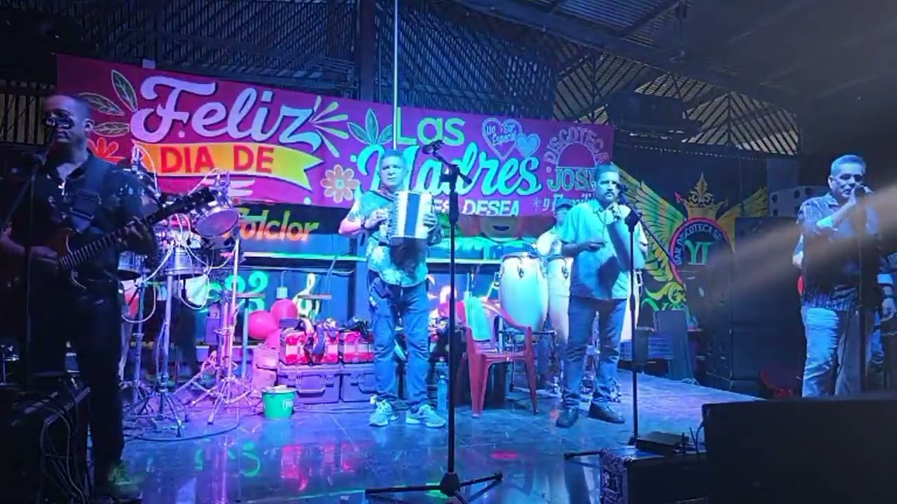 LESLY SANTAMARIA Y humberto de león porque Dios lo quizo así en vivo 