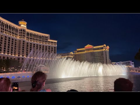 Video: Các buổi biểu diễn tại The Bellagio Hotel và Casino Las Vegas