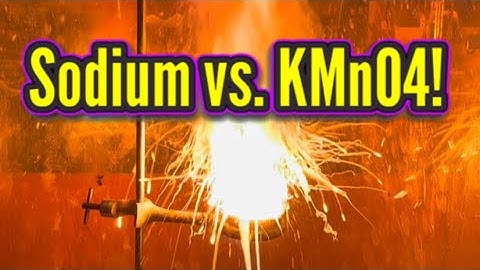 Sodium vs. KMnO4 in RamZland!🔥 8Na+2KMnO4→4Na2O+2KOH+2MnO2+O2 #STEM #RamZland #Redox 