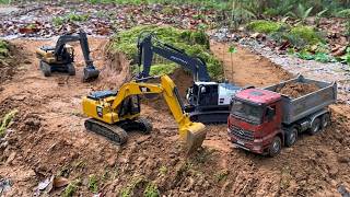 These Mini Excavators Almost Gave Up In The Forest screenshot 1