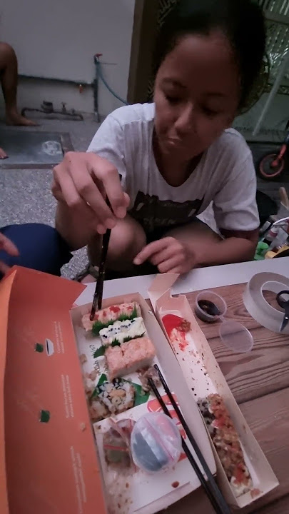 JAJAN SUSHI SIMILIKITI #sushi #makananjepang #jajananviral #mukbang