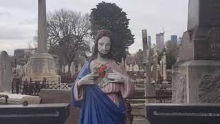 Melbourne General Cemetery explore with chatty spirits!