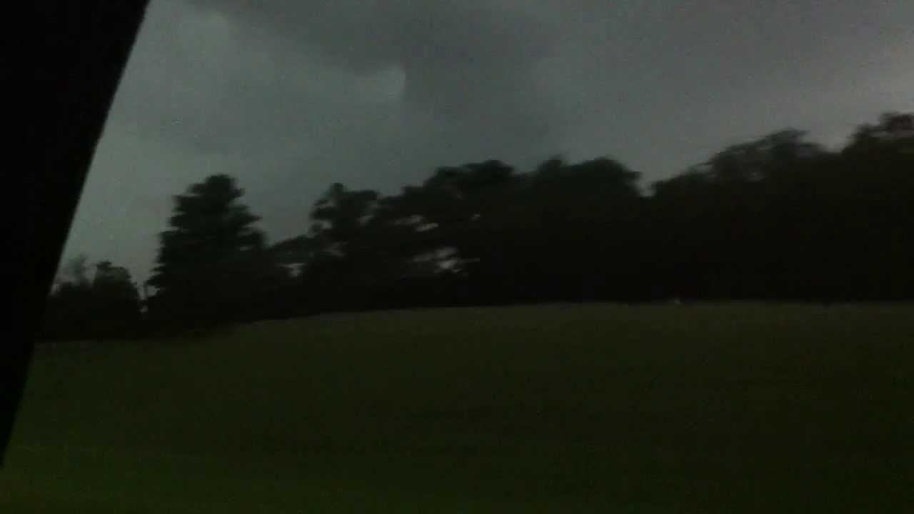Possible tornado near Mannford OK. YouTube