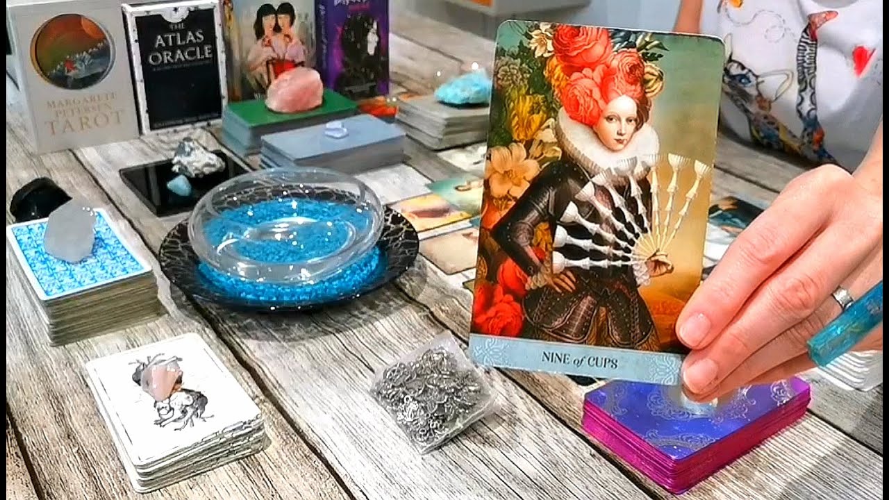 CANCER "PLAYING YOUR CARDS CLOSE TO YOUR CHEST!!" CAREER DECEMBER