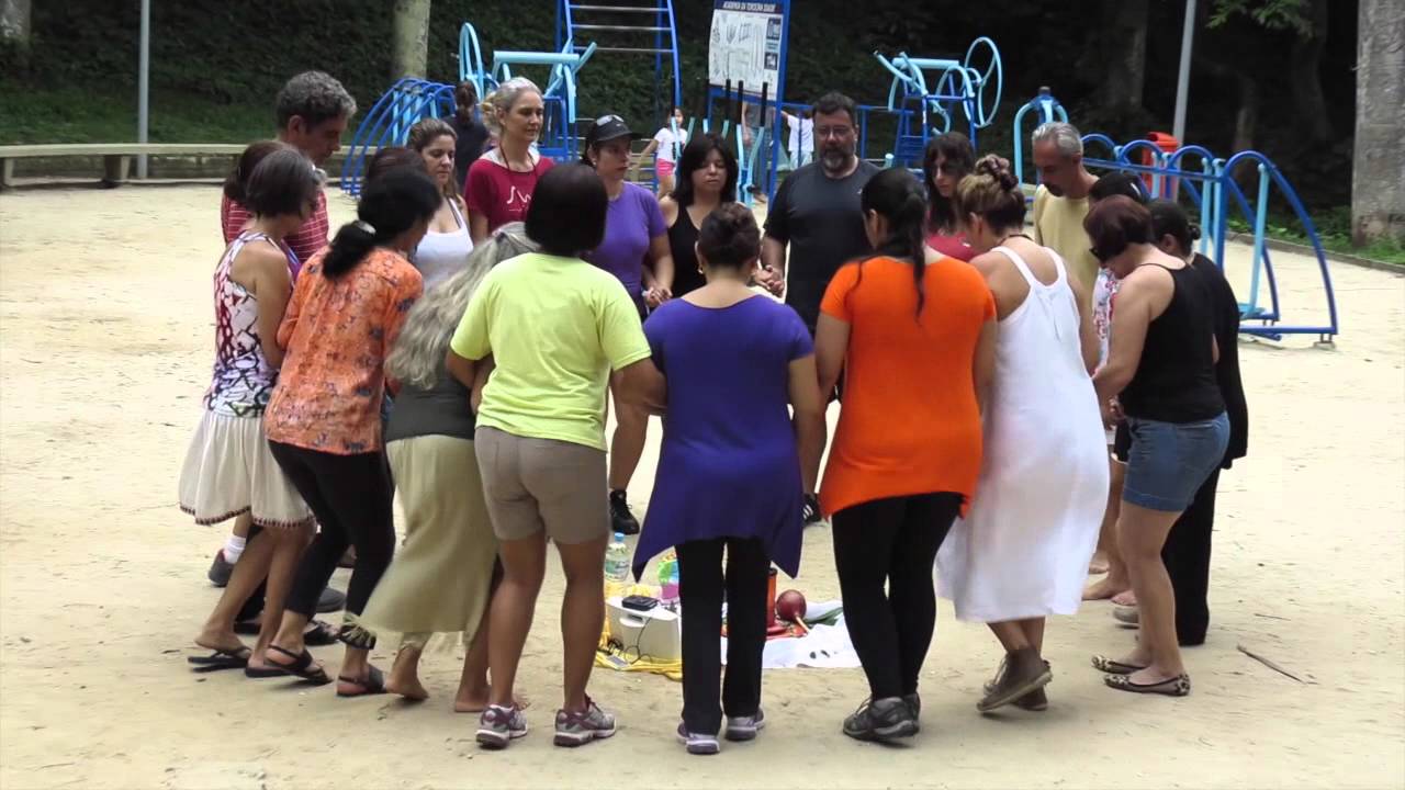 DANÇANDO PARA OS ANCESTRAIS INDÍGENAS BRASILEIROS