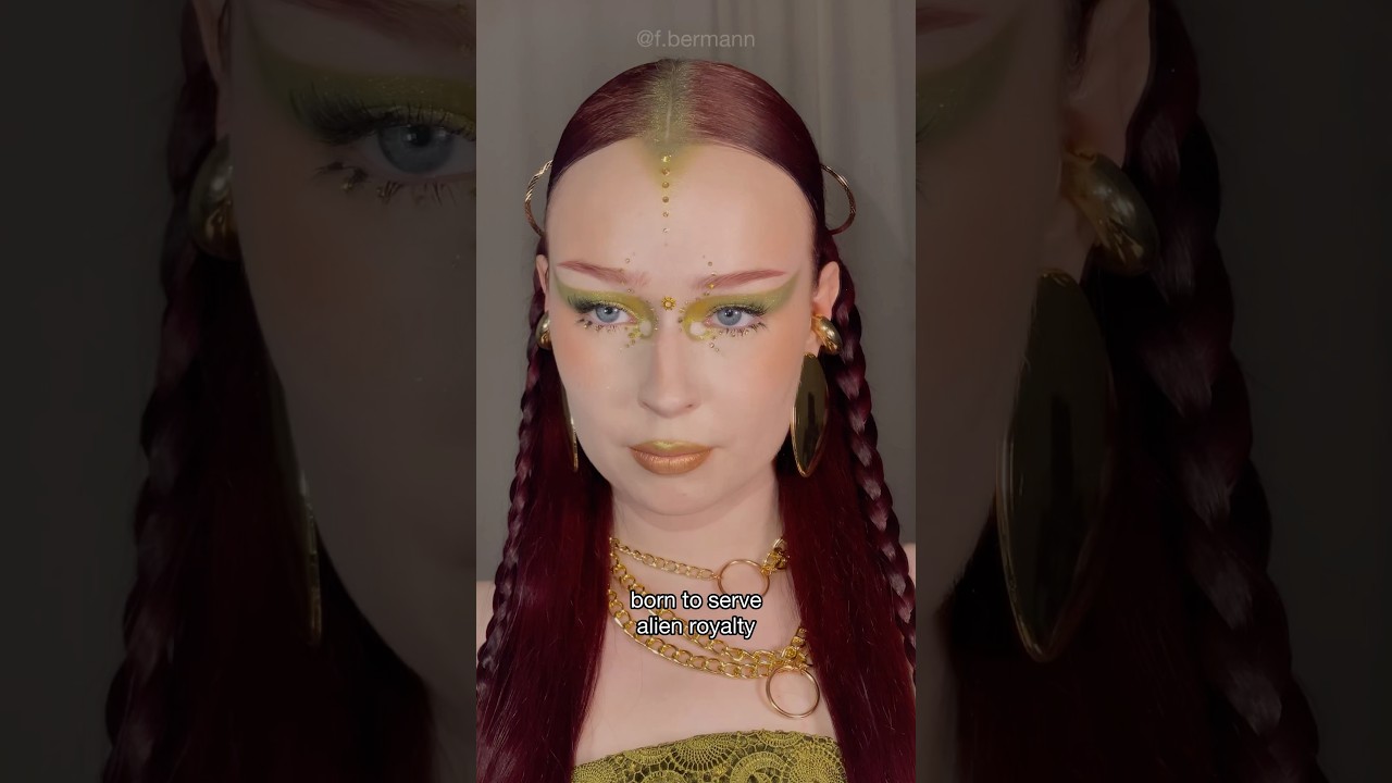 which one do you prefer? ✨ if you like alien makeup too, i hope this reaches you 🪐 