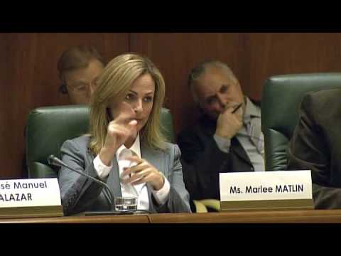 Marlee Matlin Headlines Panel Discussion on People...