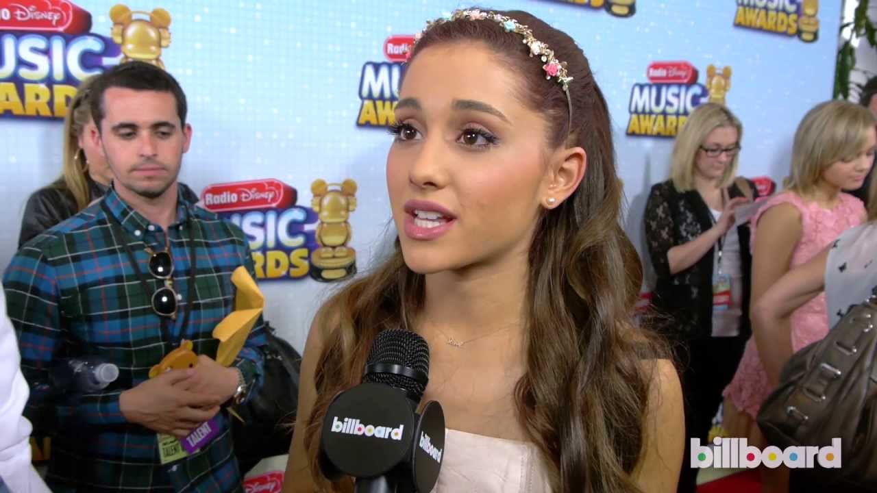 Ariana Grande: Radio Disney Awards Red Carpet (2013) - YouTube