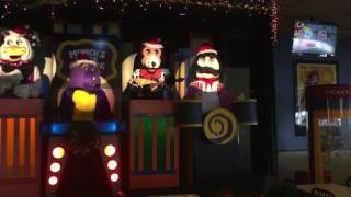 Chuck E Cheese - Christmas 2016 - Carol Singing With The Band
