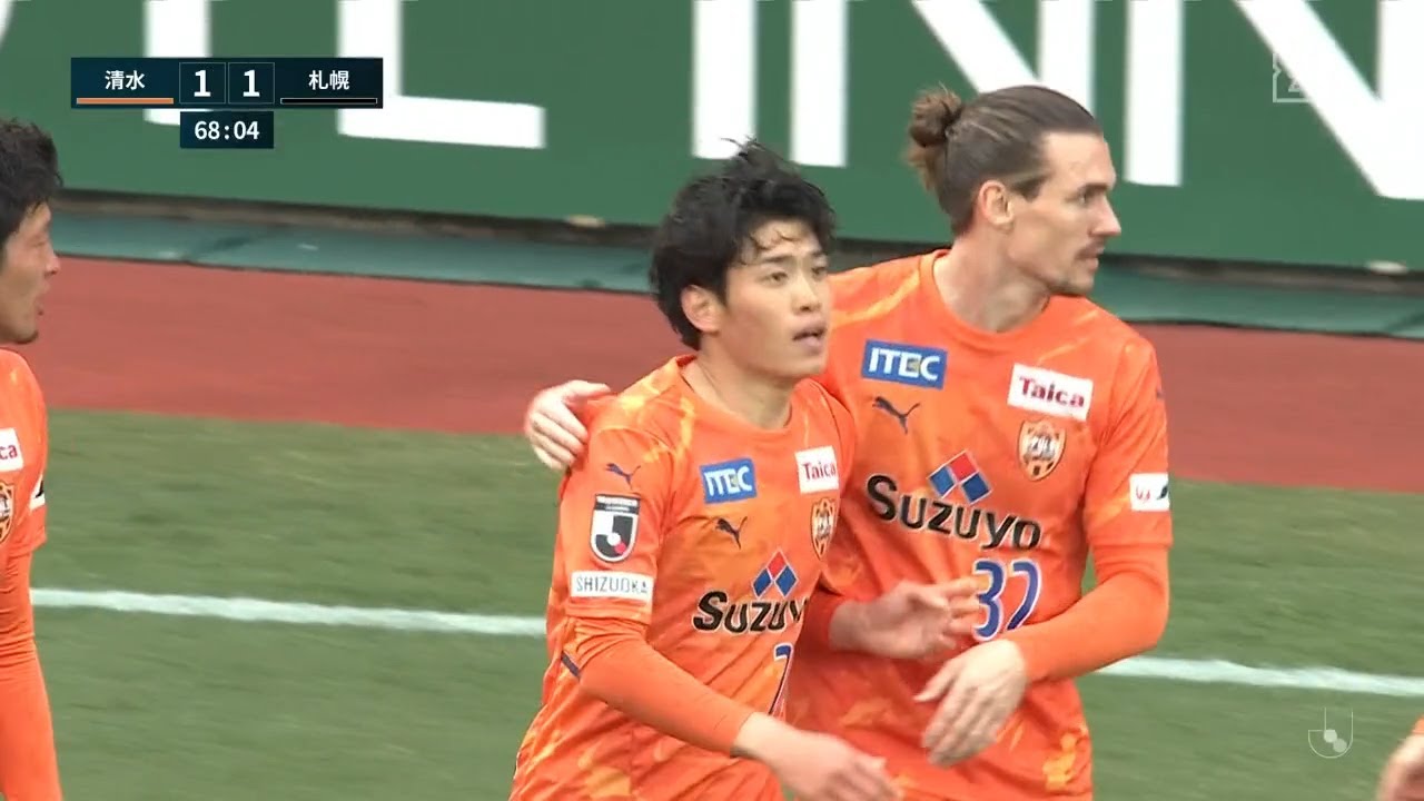 神トラップ”から日本の若きホープ、鈴木唯人（清水）が打ち抜く