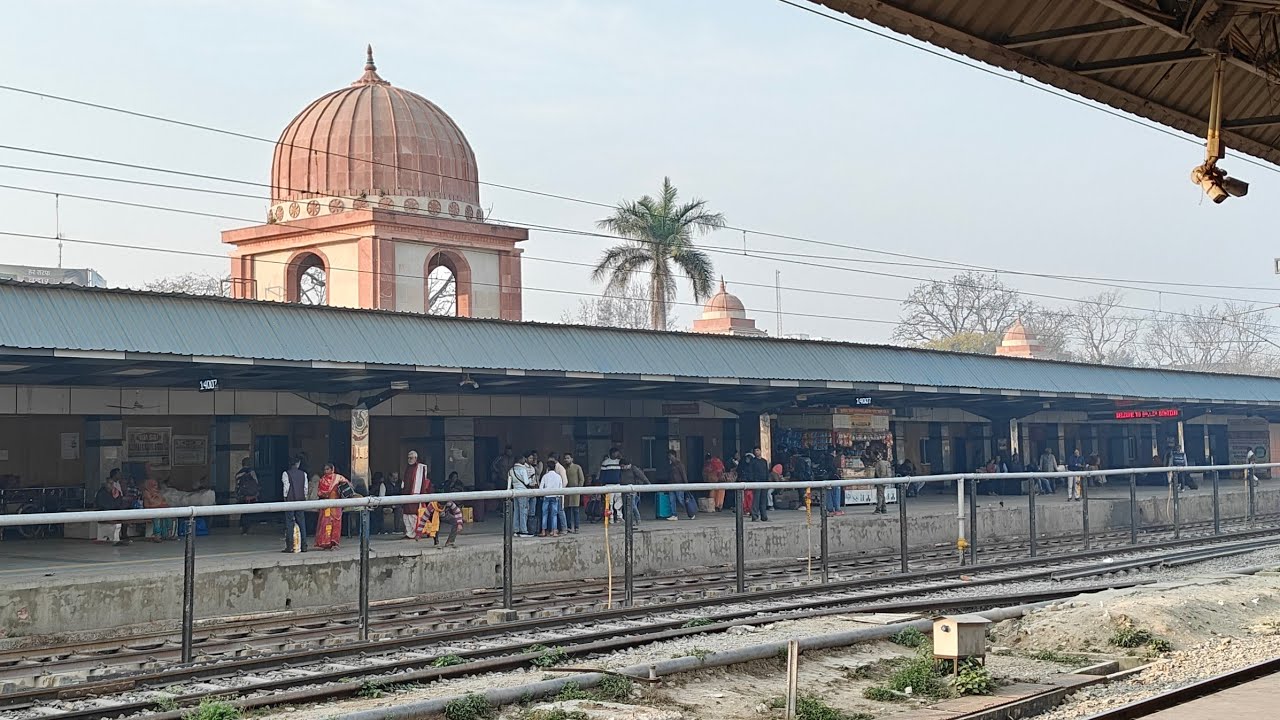 Ballia Station Live #ballia #uttarpradesh #live #travel #blog #railjourney #trainjourney