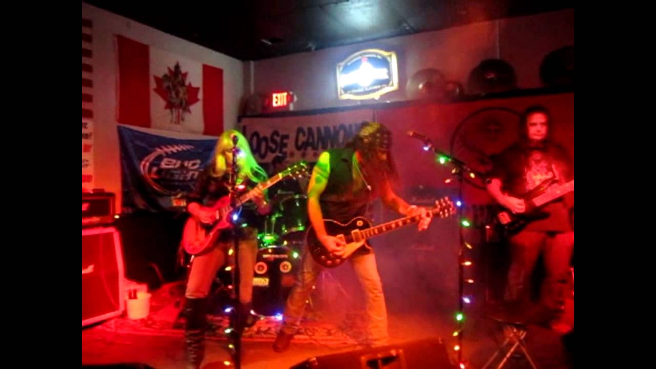 LOOSE CANNONS - VERSION OF STRANGLEHOLD