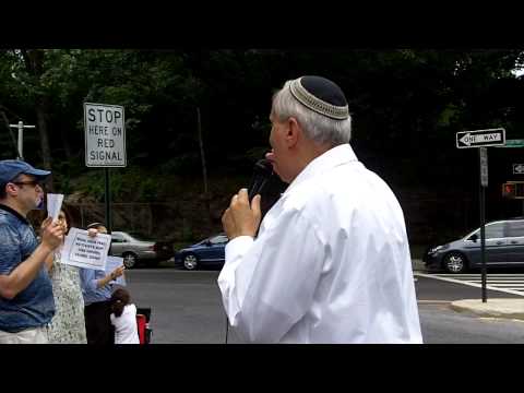 Rabbis Avi Weiss and Barry Katz at Rally to Support Israel