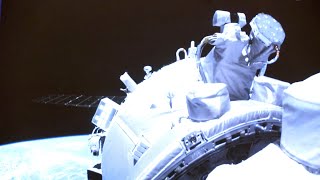 GLOBALink | China's Shenzhou-12 docks with space station core module