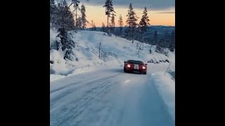 Kar Da Dri̇ft Ferrari̇ İle Kapişma