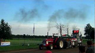 International 1246 5,5 ton PLUS Tractorpulling Utrecht 2011 run 1