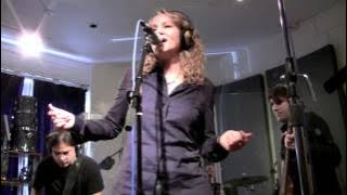 Joan Osborne 'Shake Your Hips' Peak Performance