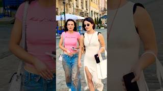 Мода на брудні джинси. Львів весна, центр. #львівплощаринок