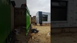 شاب سوداني بصمم منازل من الحاويات ||  A Sudanese builds a container house