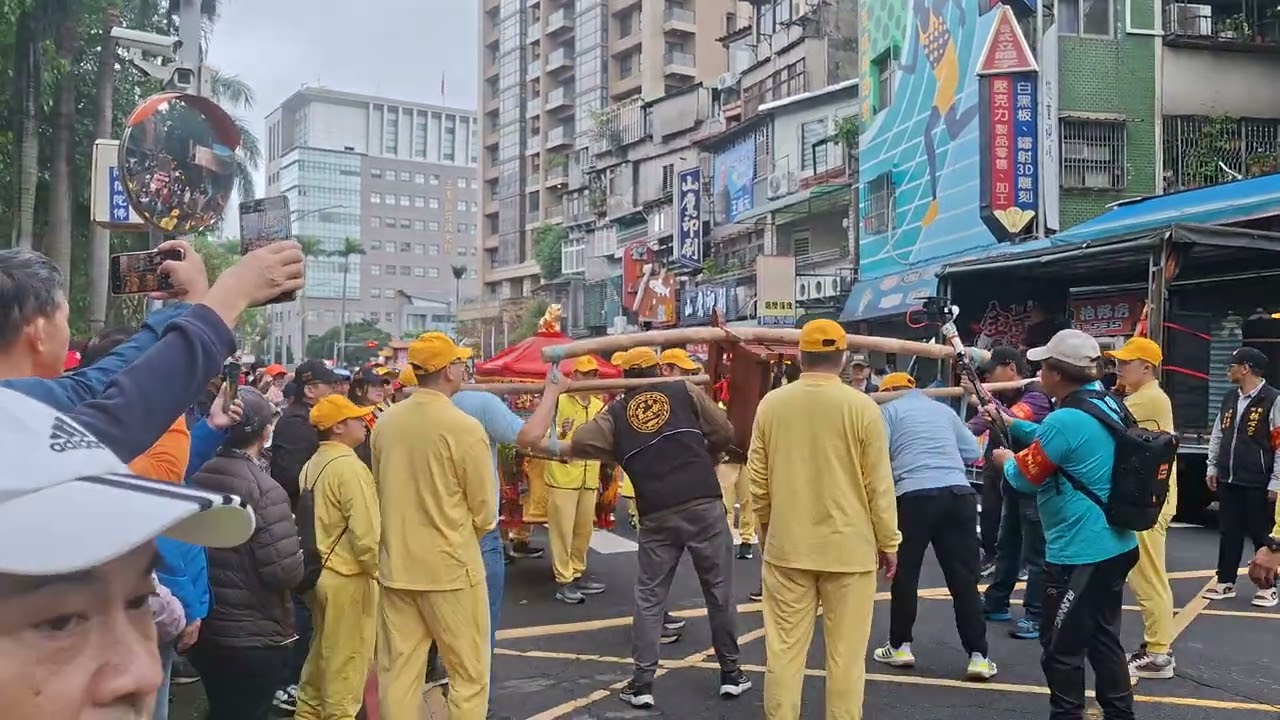 新北拱心宮乙巳年回鑾巡庄！往 向日葵廣場 換轎！！