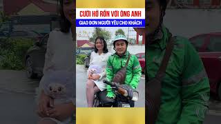 Cười hở rốn với ông anh giao đơn người yêu cho khách 🤣