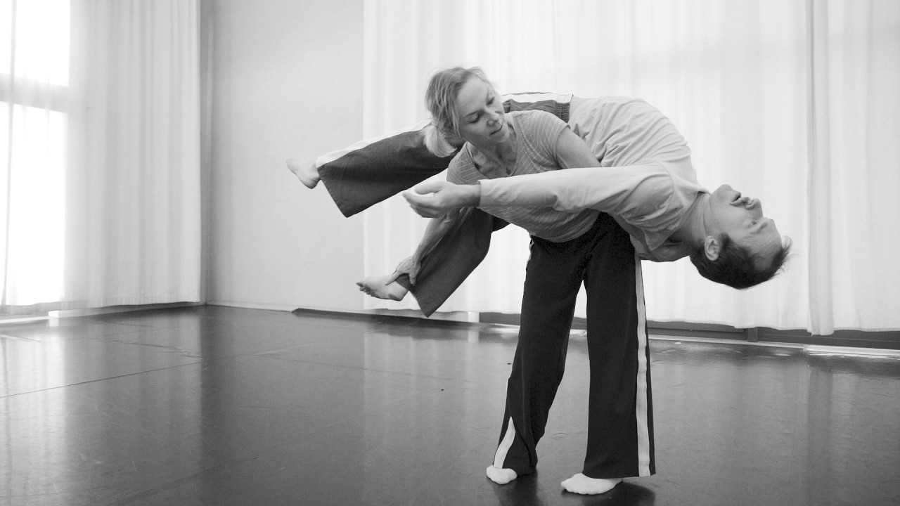 Contact Improvisation - Vega Luukkonen & Hugh Stanier
