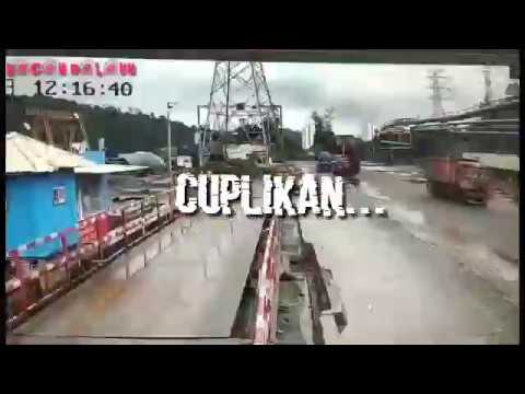 Detik Detik Dump  Truck  Kecelakaan  YouTube