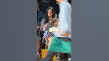 Thumbnail of #Rihanna e il figlio rubano la scena alla sfilata di #ASAPRocky alla #PFW
