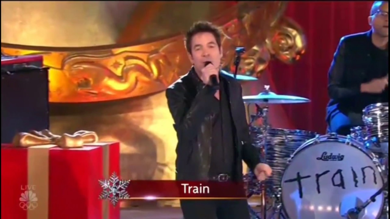 train shake up christmas rockefeller center christmas trainshake up christmas