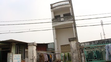 Kỳ lạ nhà 3 tầng nghiêng như tháp Pisa giữa Sài Gòn