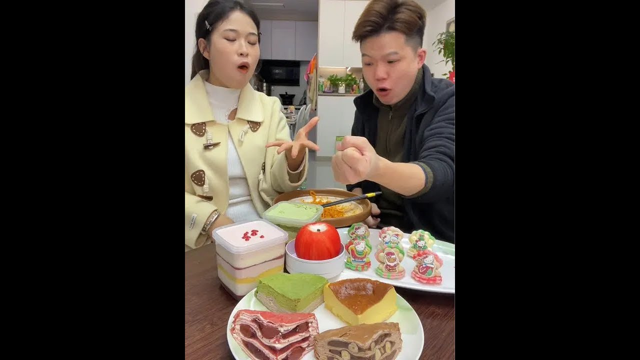 Playing classic games, eating Christmas feast. Delicious @木子Cake (low sugar version)