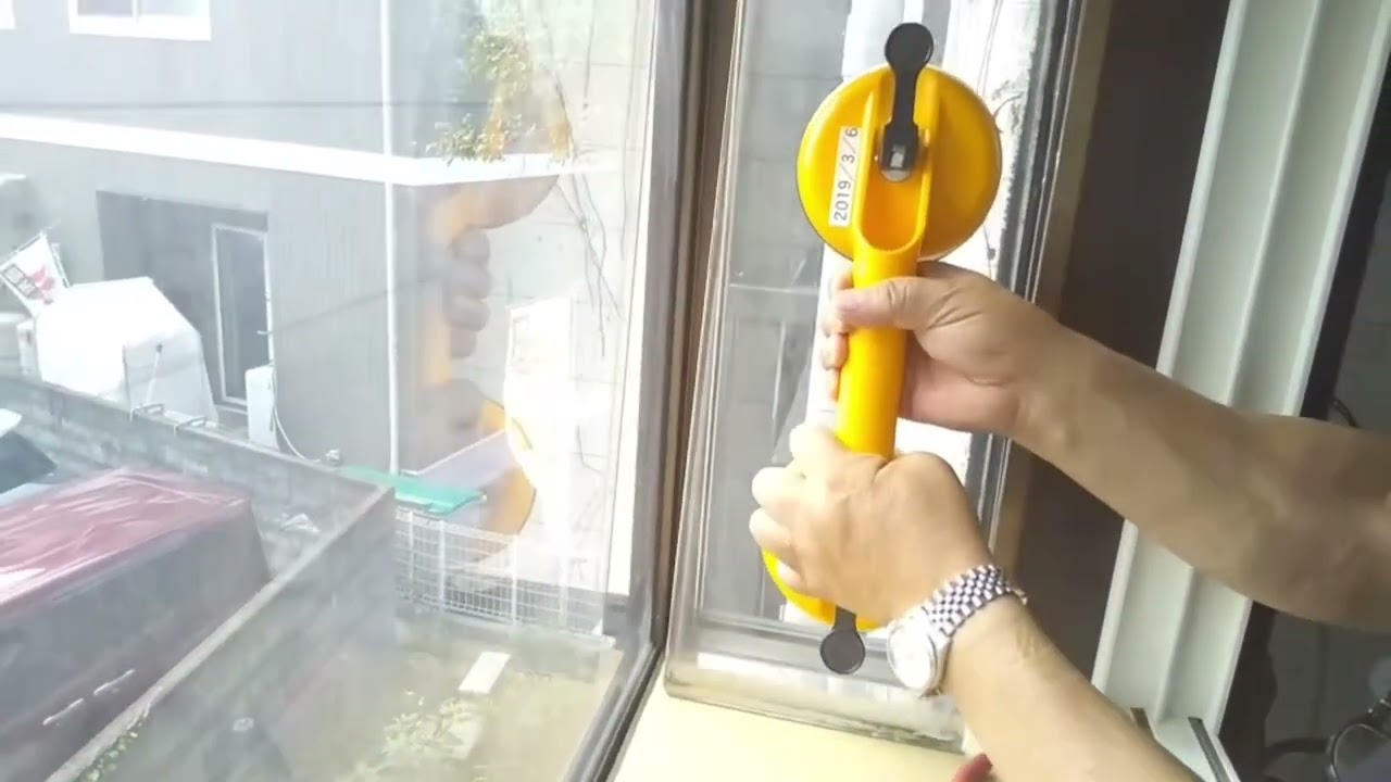 出窓の袖のFIXガラスの外し方