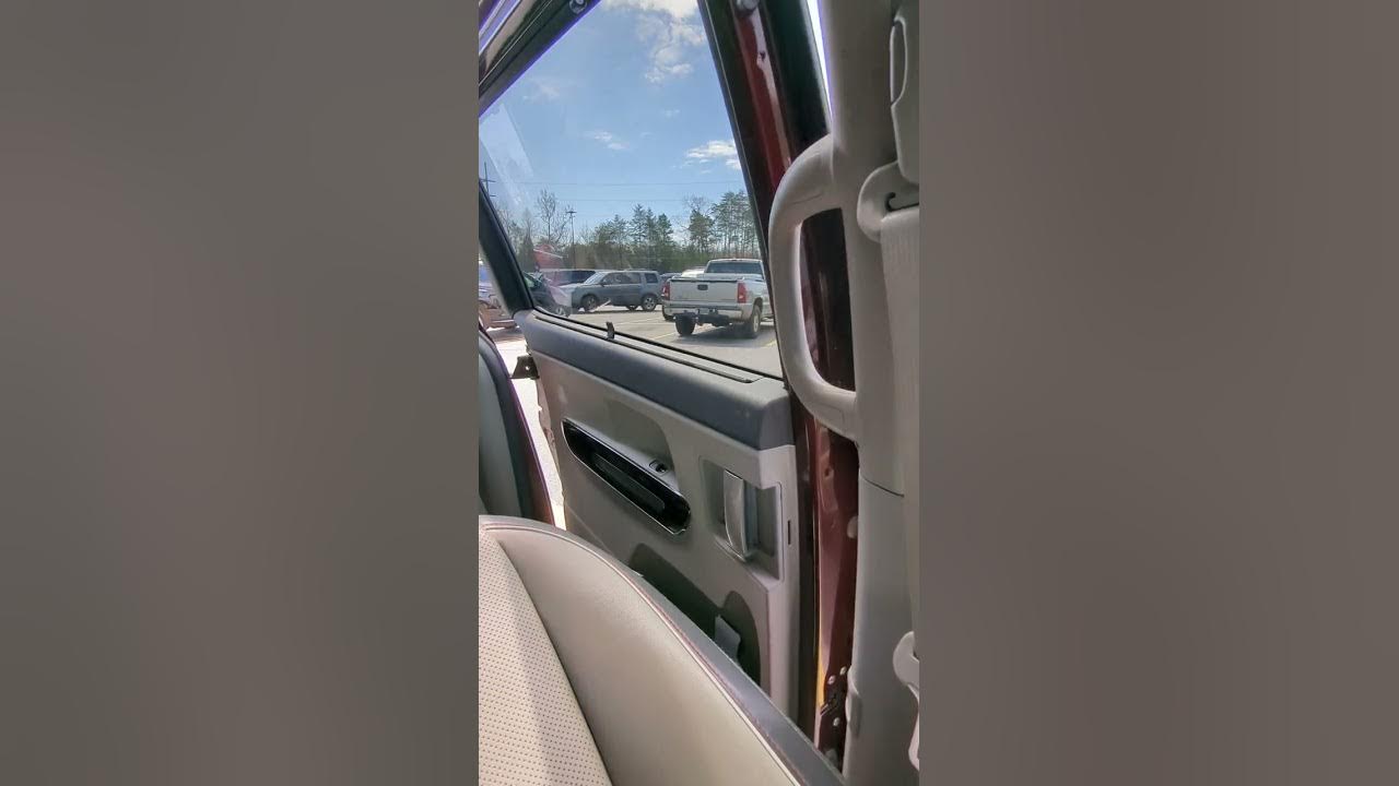 Kia Sedona Sliding Door - YouTube