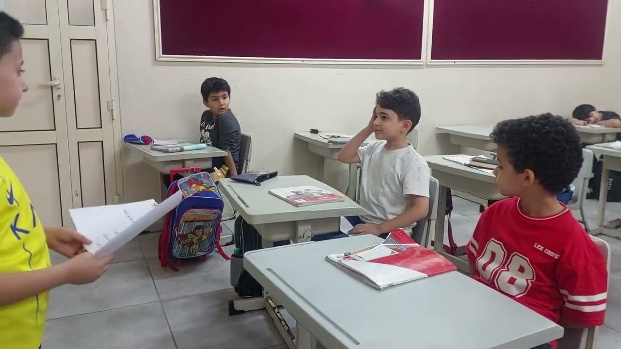 مسرحية أحب أن أكون  وطلاب الصف الثاني والمعلم الصغير الطالب تيسير مدرسة رياض المعرفة