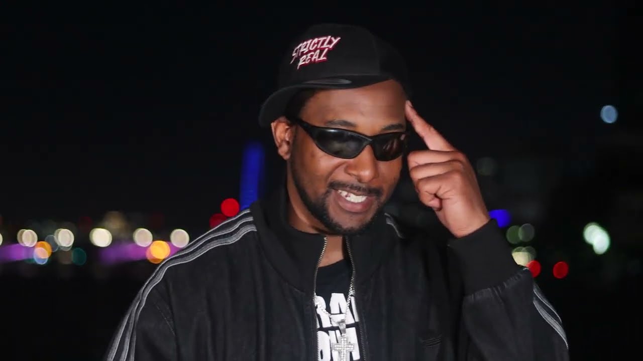 StylerRhymes - Dot Rotten Flow (Official Music Video) auf YouTube ansehen StylerRhymes - Dot Rotten Flow (Official Music Video) auf YouTube ansehen