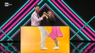 A Gambe Levate - Fake Show. Diffidate Delle Imitazioni 18102023