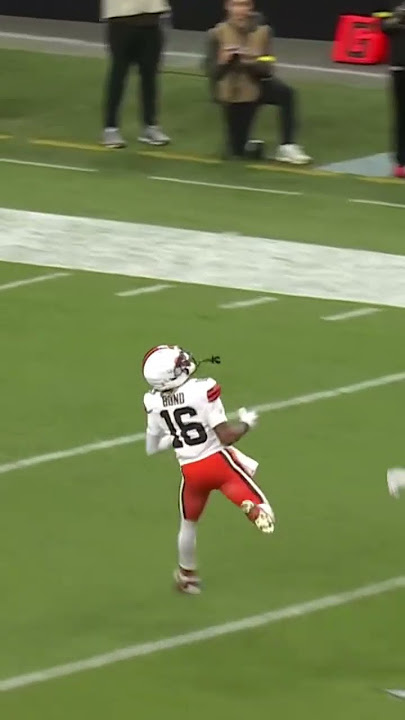 shedeur Sanders with a boob #helpmemakethismakesense #governmentshutdown