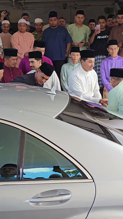 Sultan Terengganu Usai Solat Jumaat di Masjid Binjai Rendah, Marang