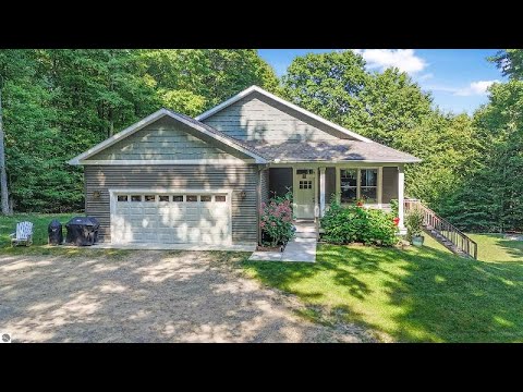 4360 Independence Drive, Suttons Bay, MI home video tour
