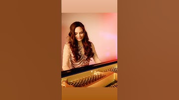 Ladyva - Foot Pedal Boogie 🎹#ladyva #boogiewoogie #boogiewoogiepiano #piano #publicpiano #blues