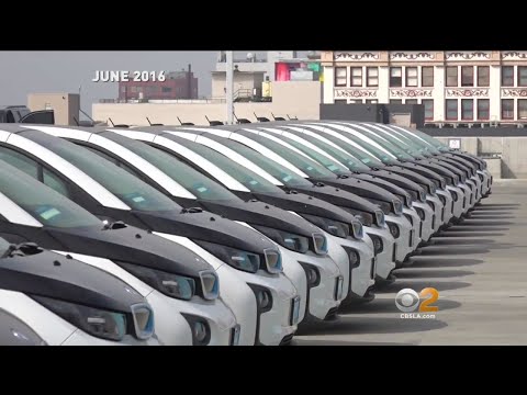 Video: LAPD, Matyt, Vos Naudojasi Savo Dideliu BMW I3 Elektromobilių Parku - „Electrek“