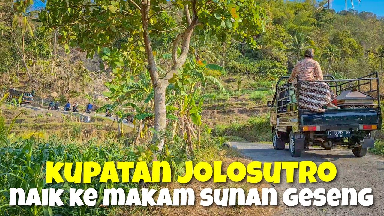 Tradisi Kupatan Merti Dusun Kring Jolosutro ... Puluhan Jodhang Dibawa Naik Ke Makam Sunan Geseng
